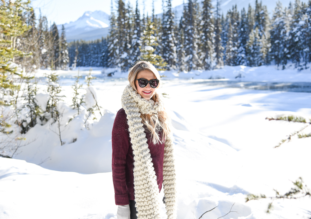 white cable knit scarf