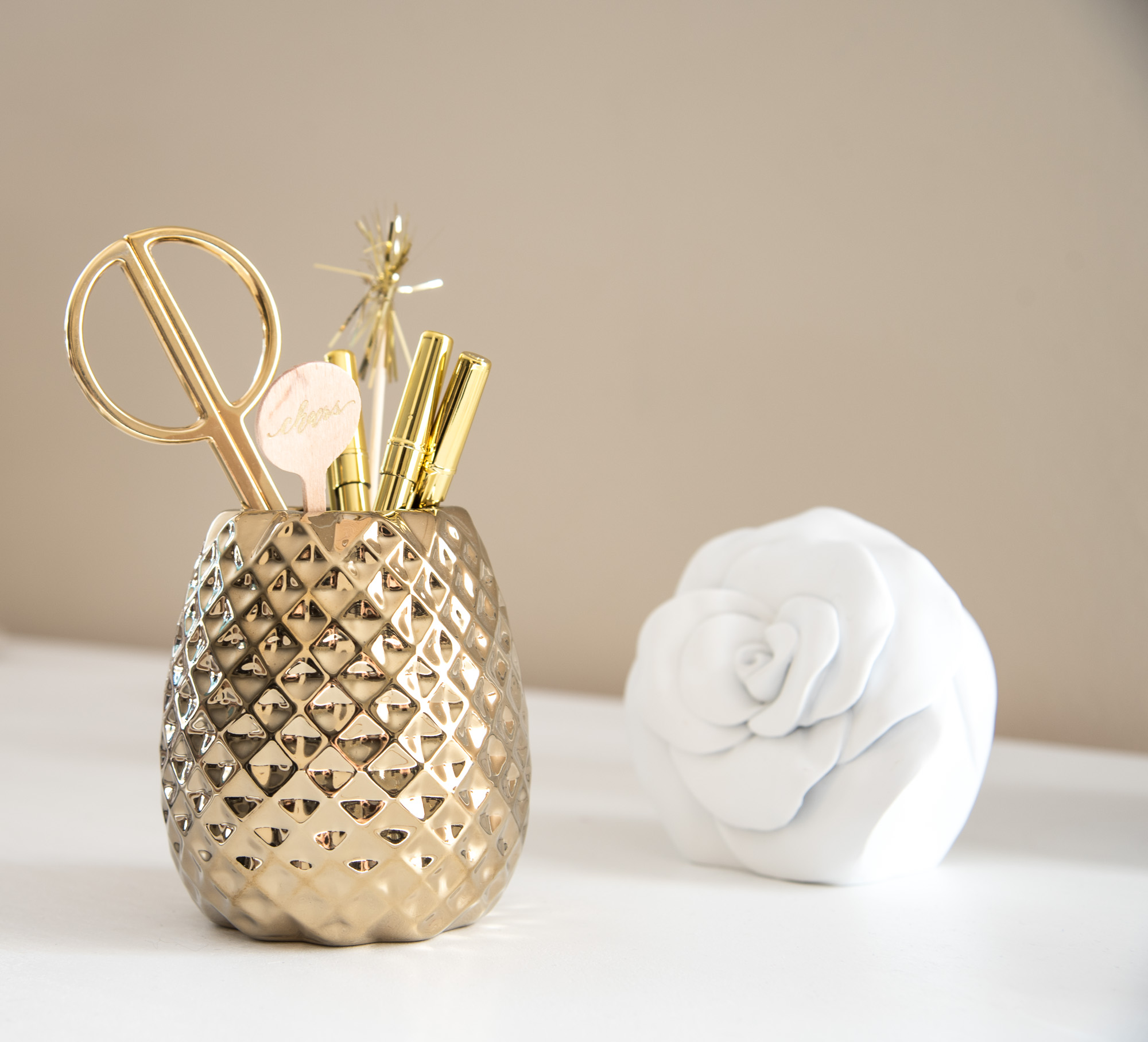 gold pineapple pencil holder 