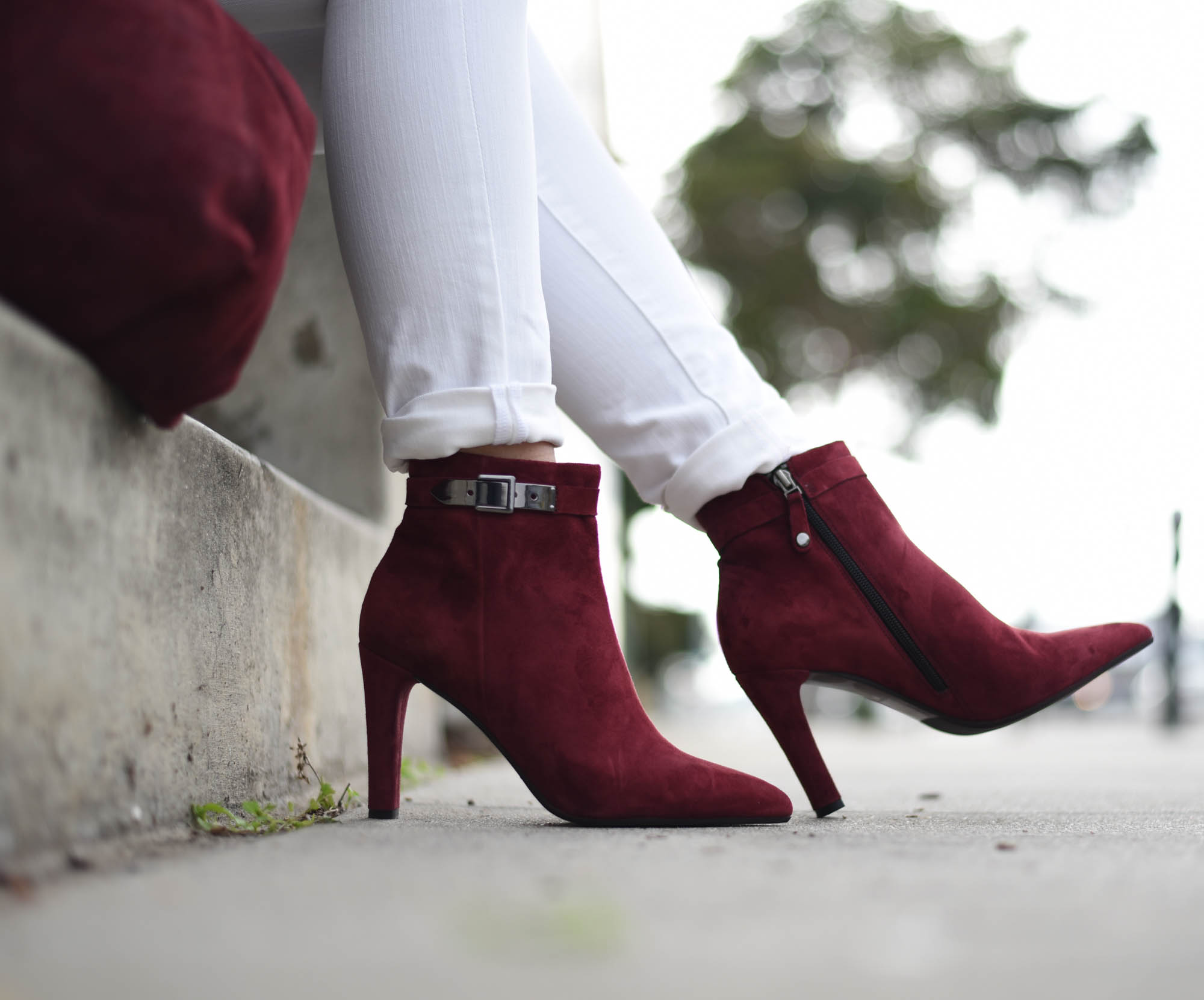 wine colored boots with buckle 