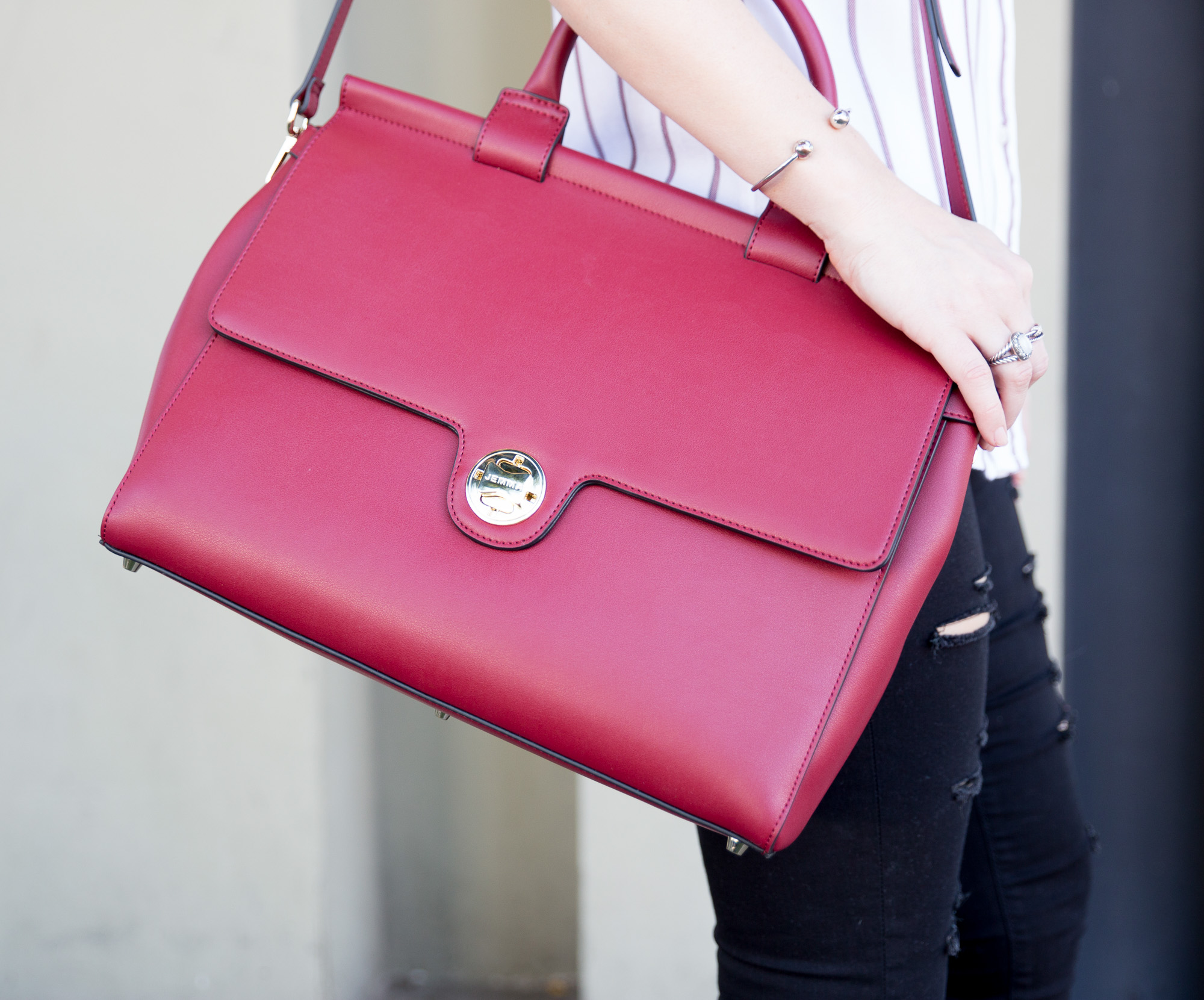 a beautiful burgundy tote bag for the office 