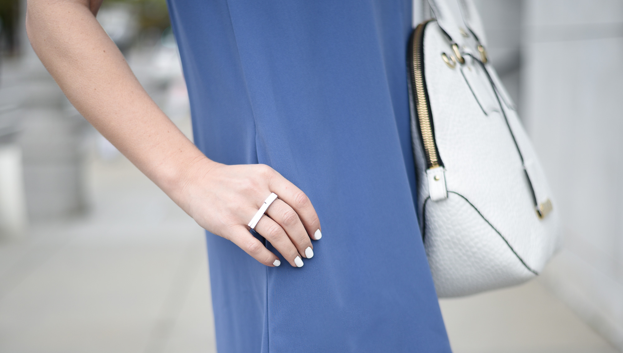 A silver two finger ring 