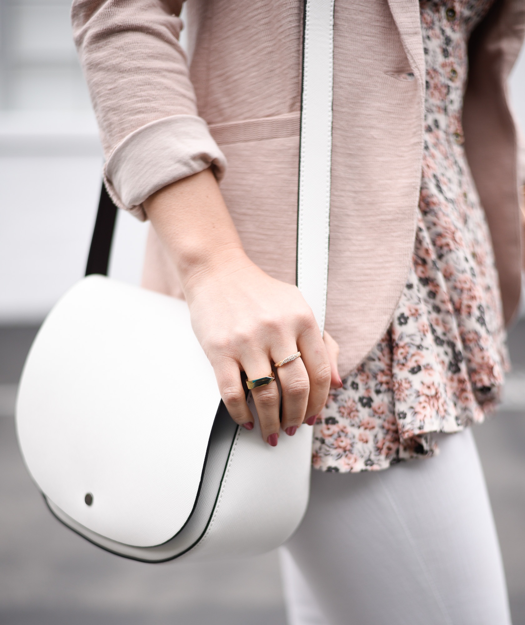 A great white saddle bag to get you through festival season. 