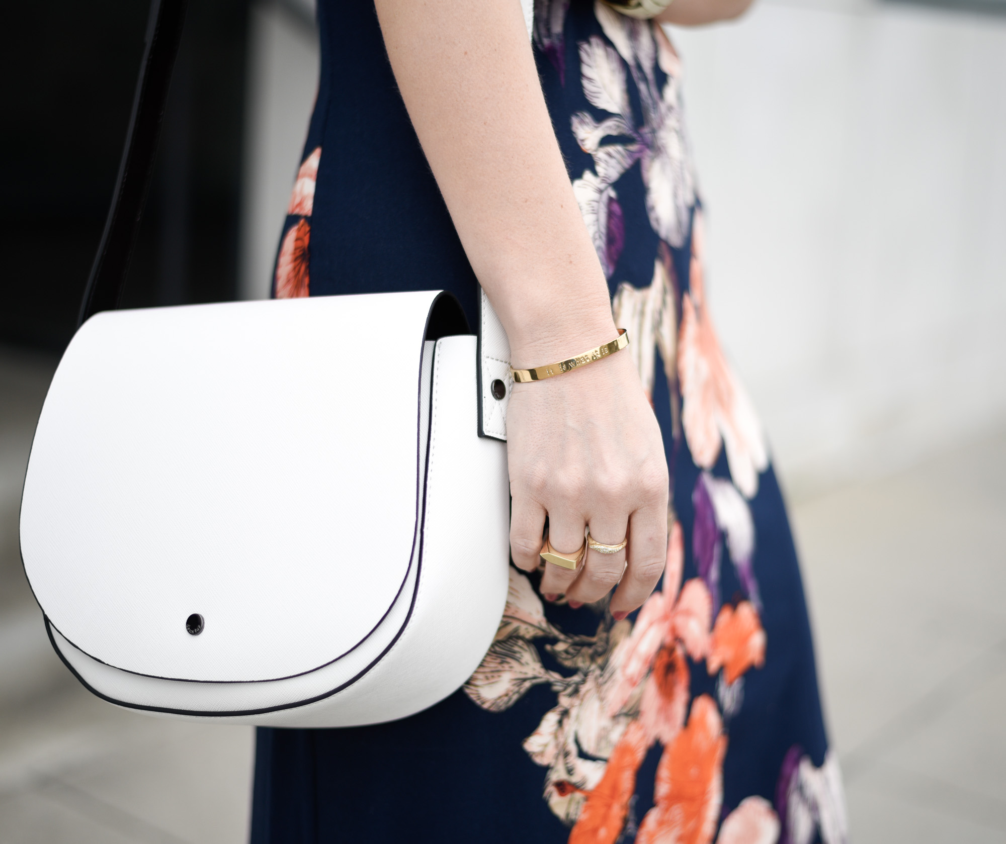 White saddle bag 