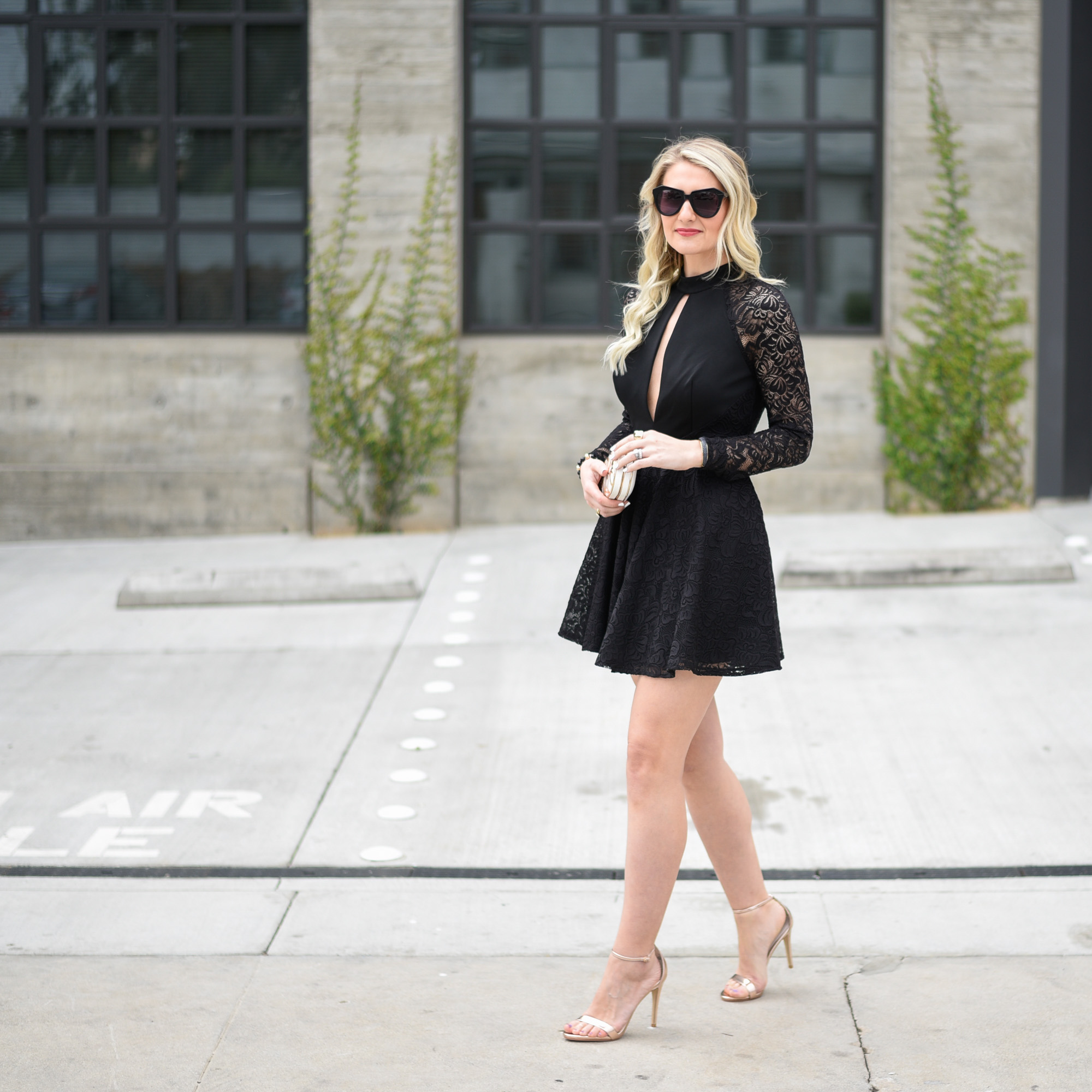 Long sleeve laced dress for date night. 