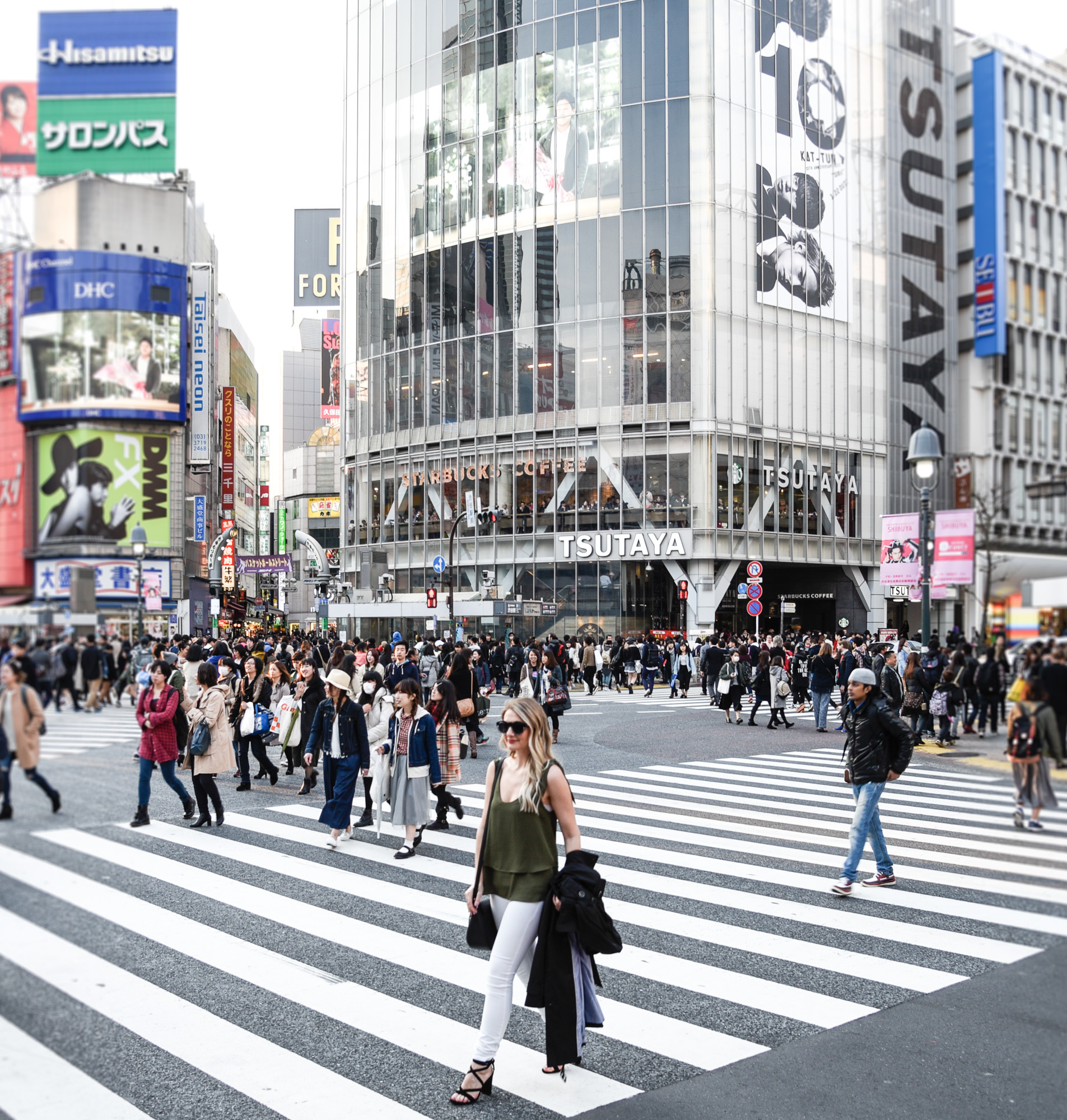 Quiet chaos at the Shibuya Crossing in Tokyo, Japan! 