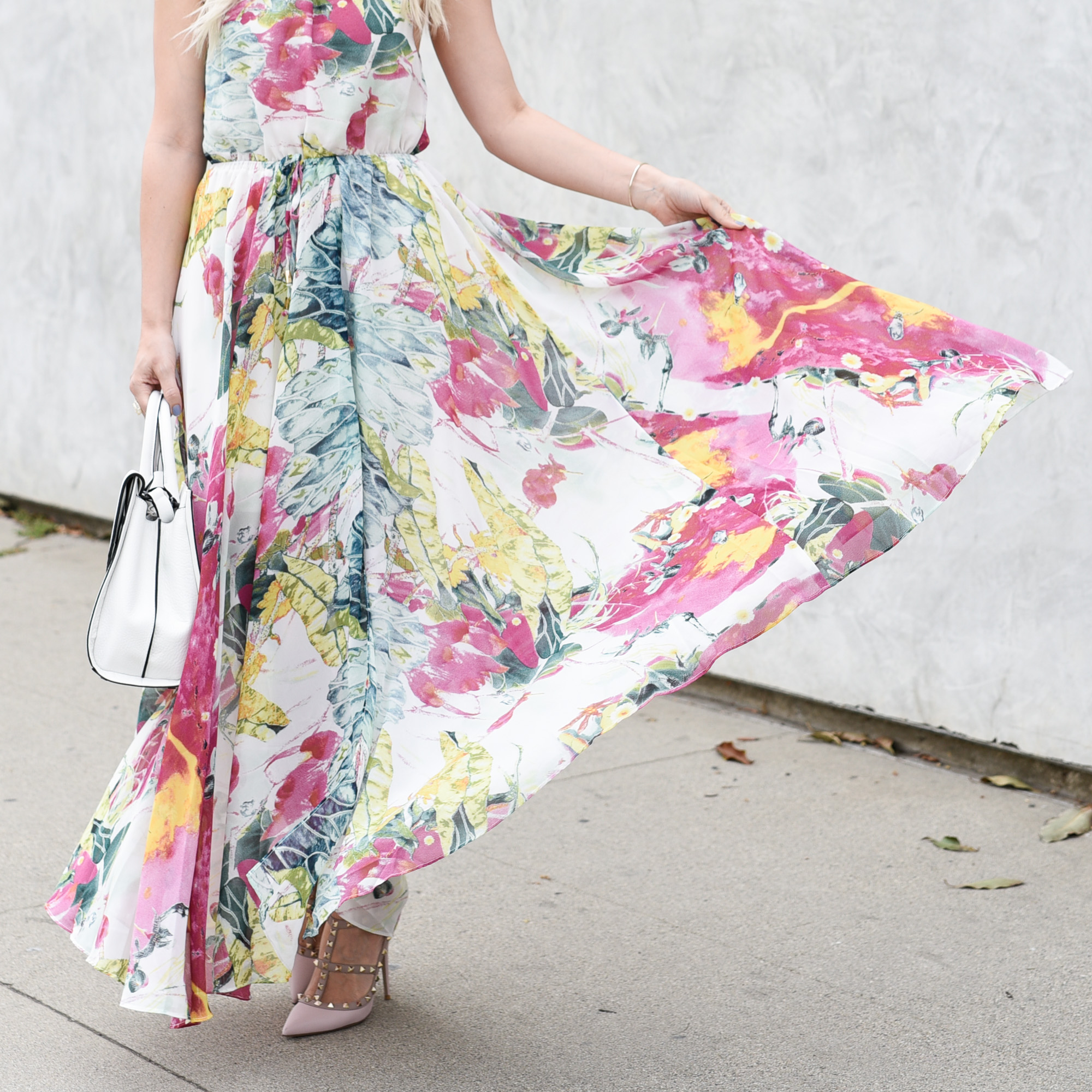 Feminine and floral maxi dress