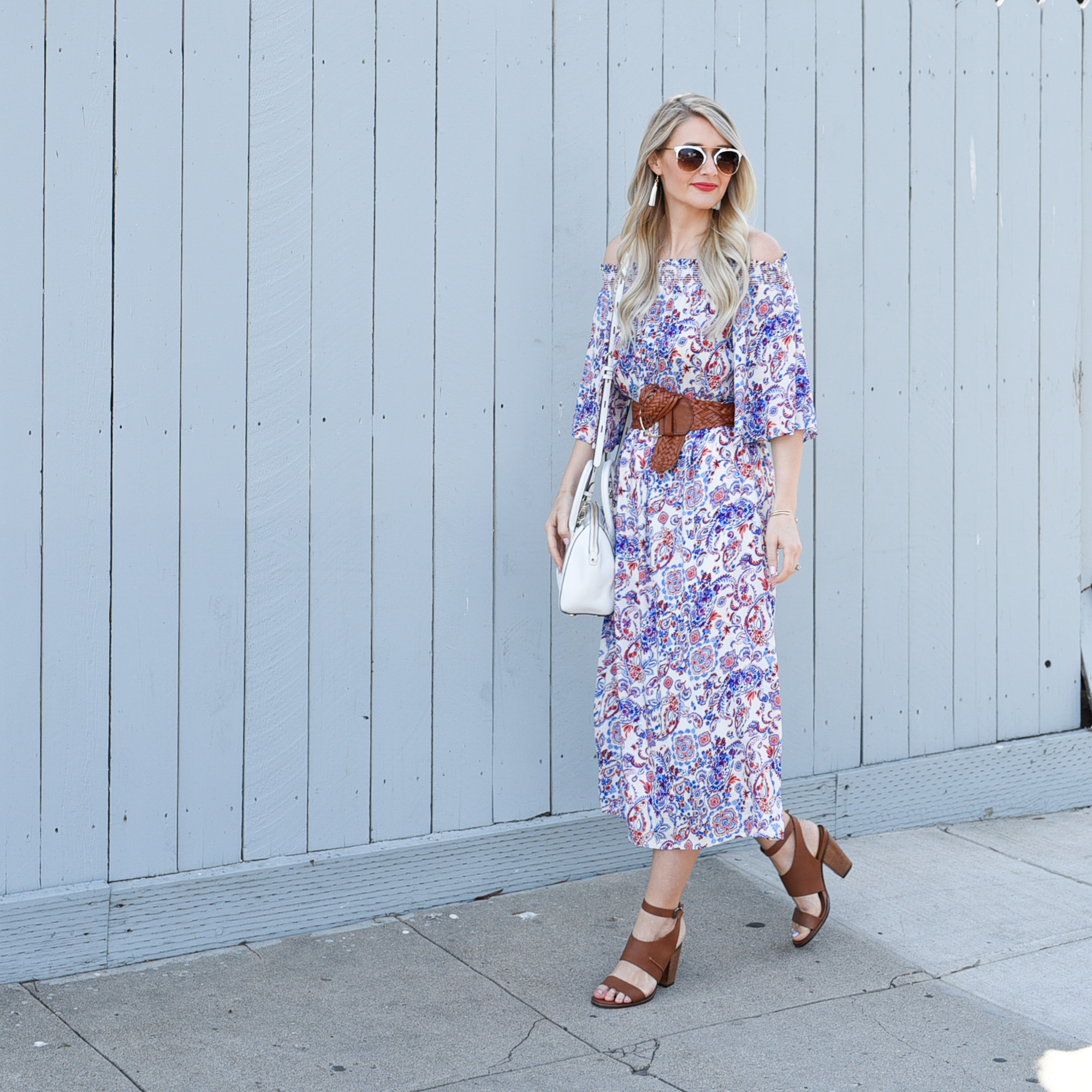 Flowy flower print skirt. 