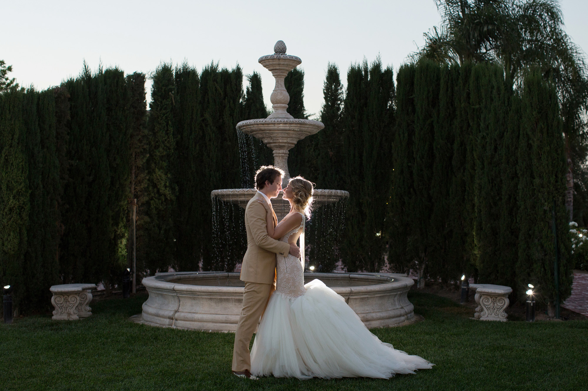italian fountain wedding photography