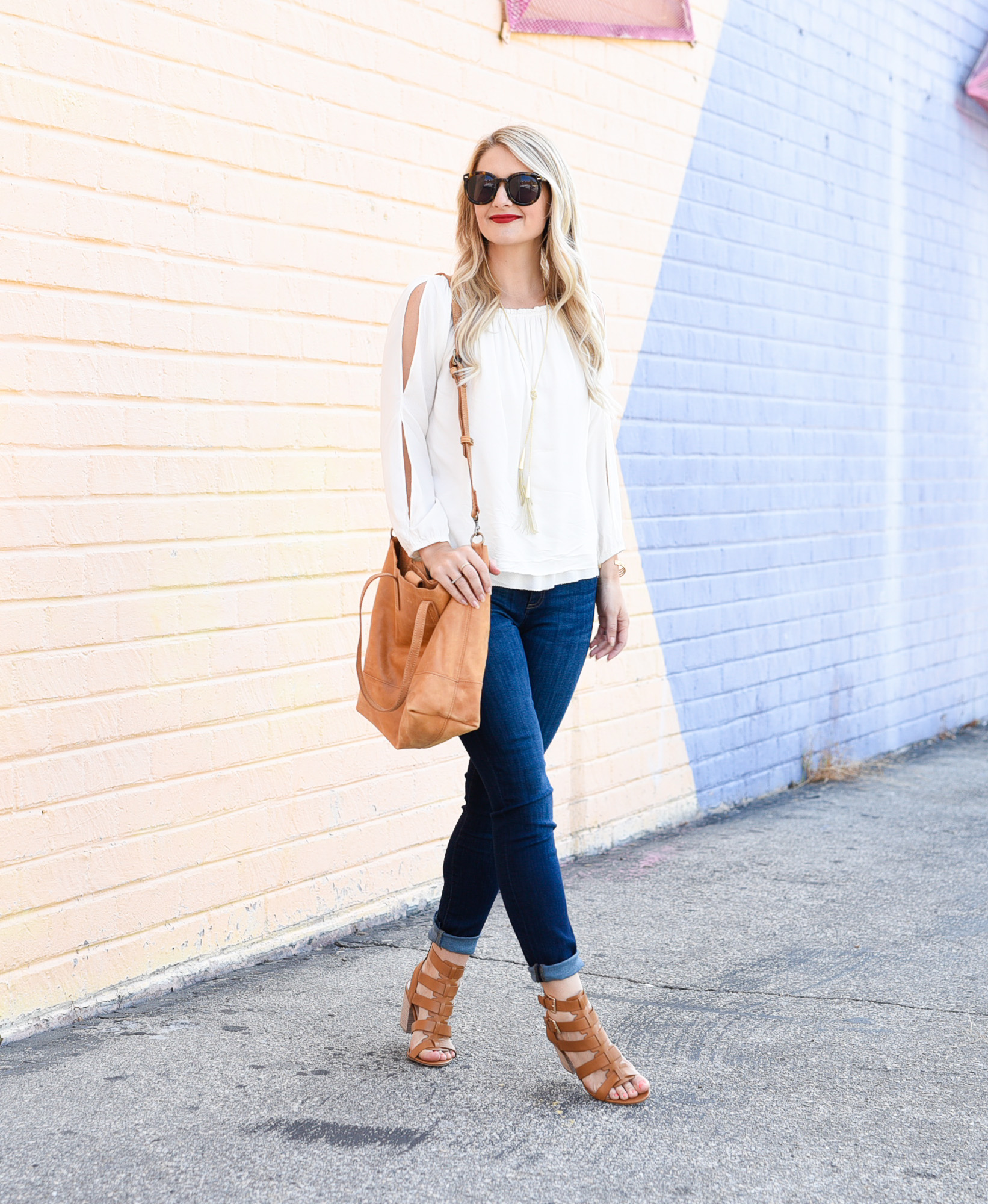 Love these basics! Nothing like a great pair of skinny jeans! 