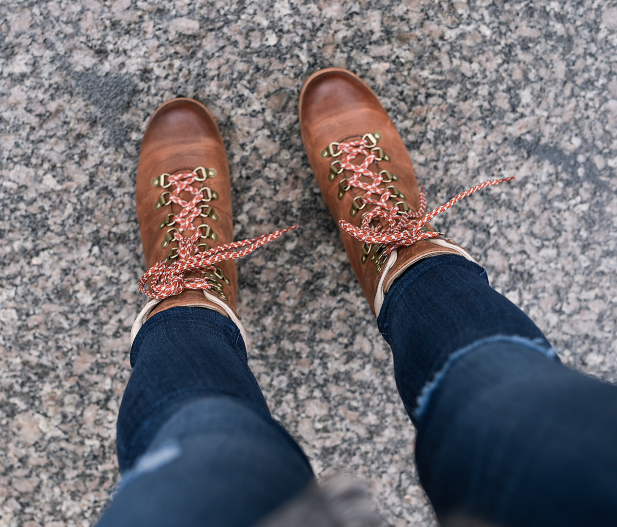 Jenna Colgrove wearing the SOREL Conquest Wedge from Zappos. 