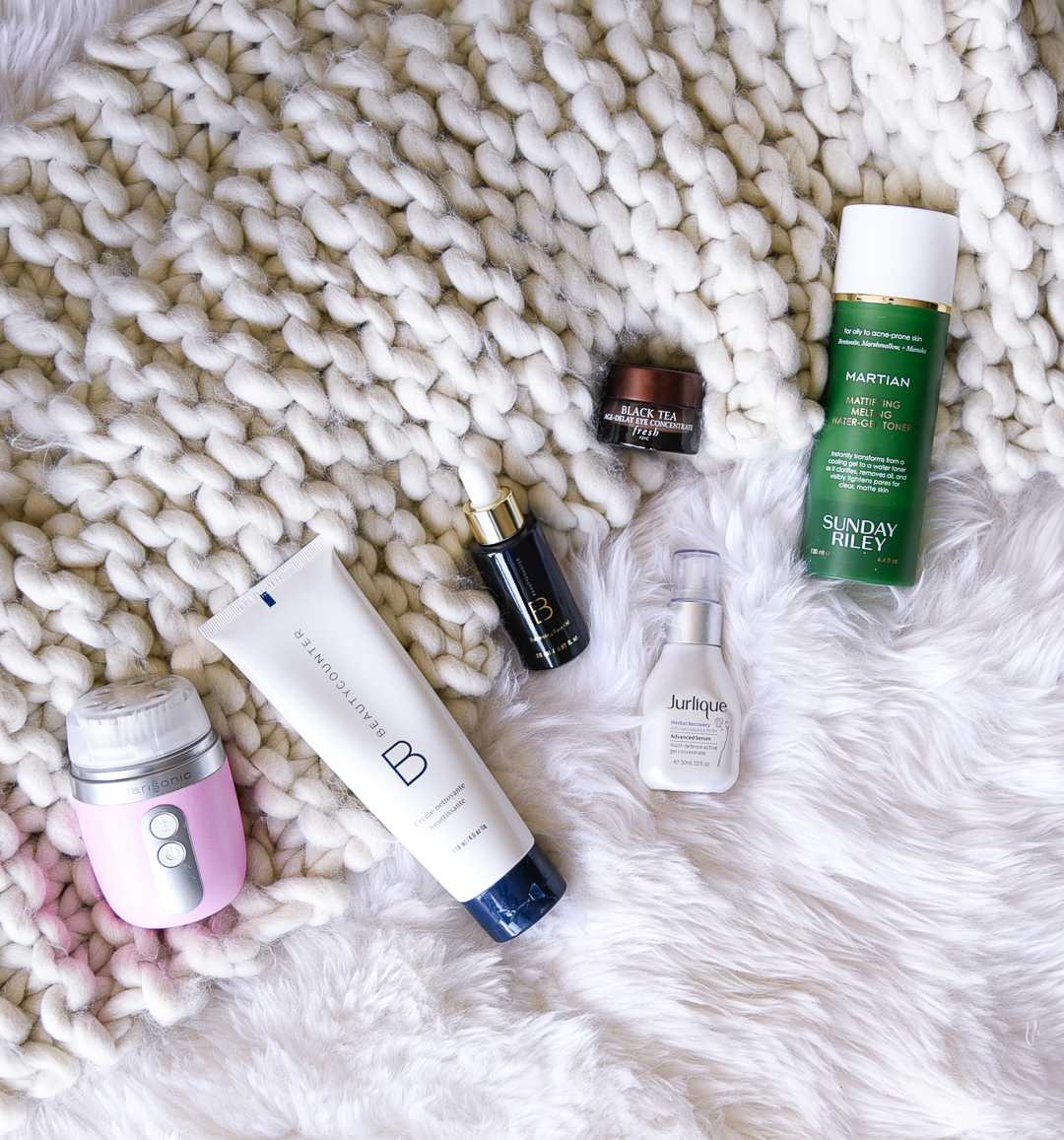 Jenna Colgrove shares her skincare secrets after 3 years in the beauty industry. - Night Skincare Routine for Sensitive Skin by Chicago style blogger Visions of Vogue