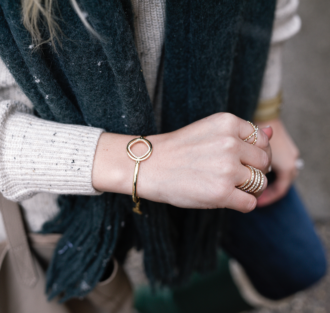 Circle bracelet for everyday weekend outfits! 