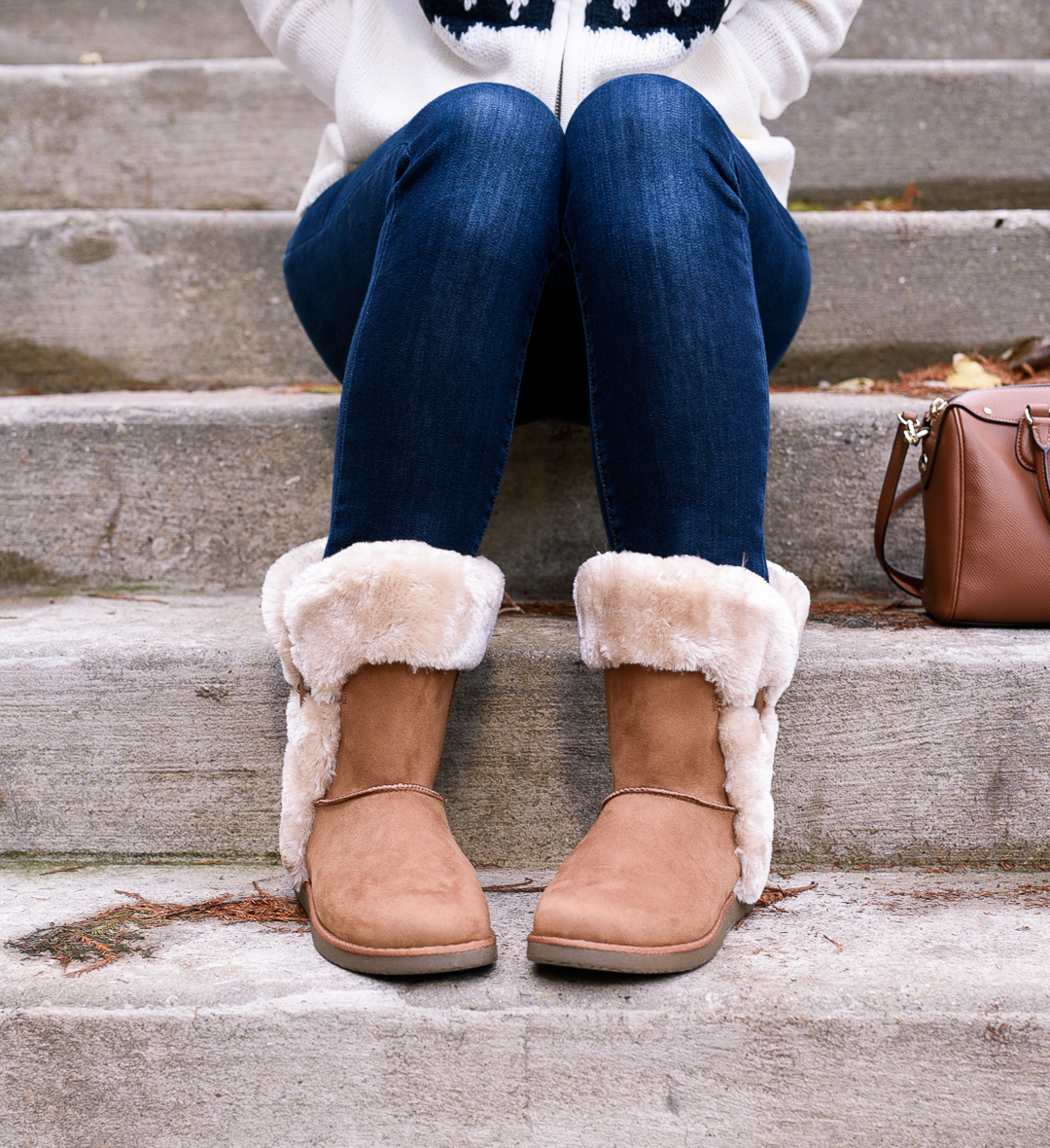 Comfortable and warm fur boots that are really affordable! 