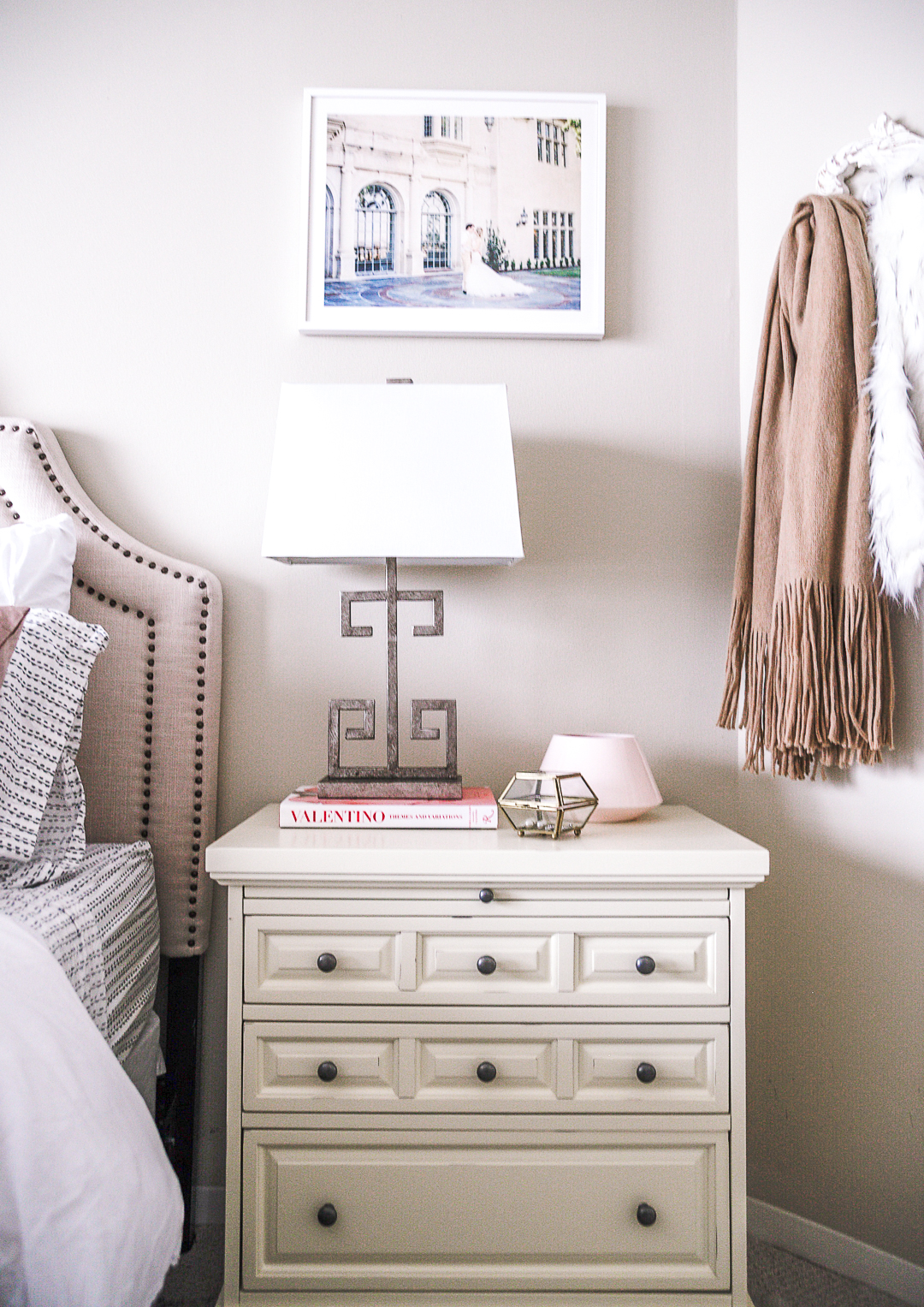 The perfectly decorated nightstand. - Second Bedroom Ideas with Havenly and Pier 1 by Chicago style blogger Visions of Vogue