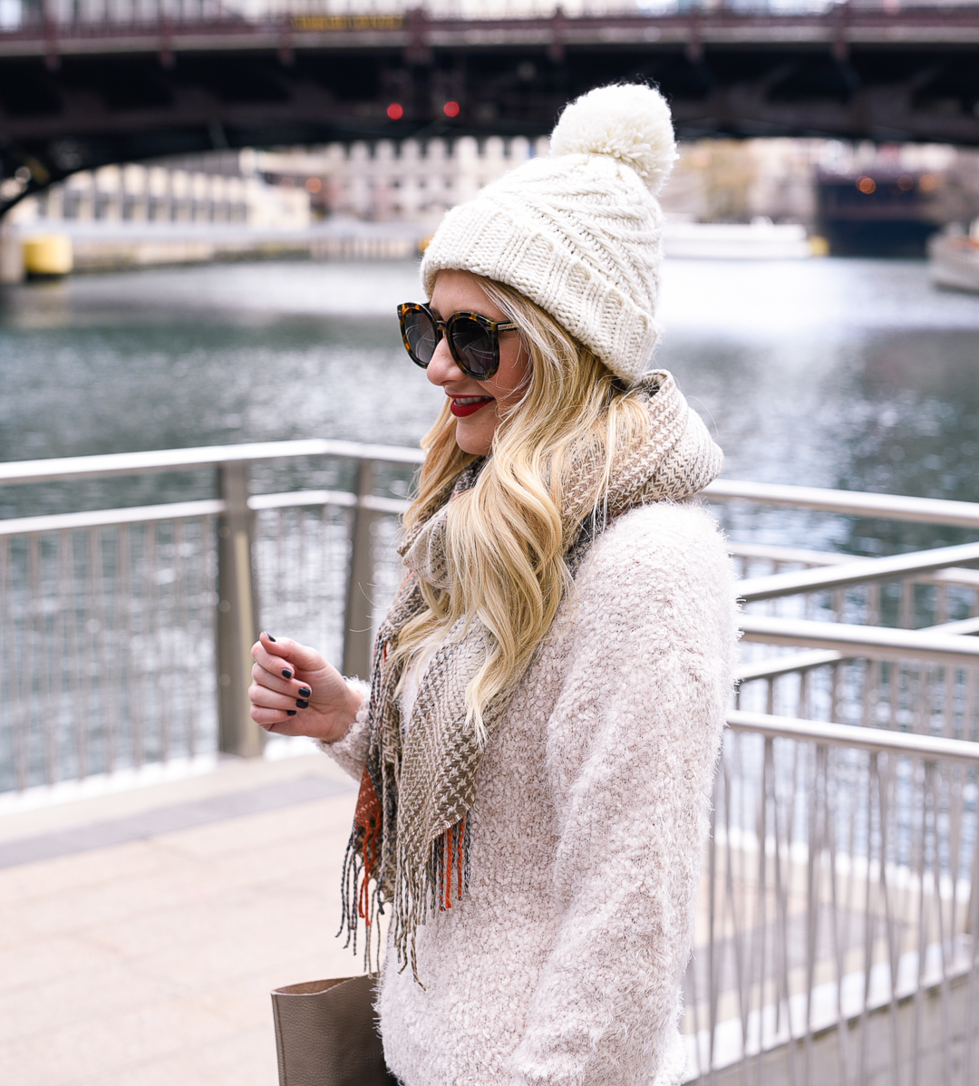 Blonde wand curls under a winter beanie! 