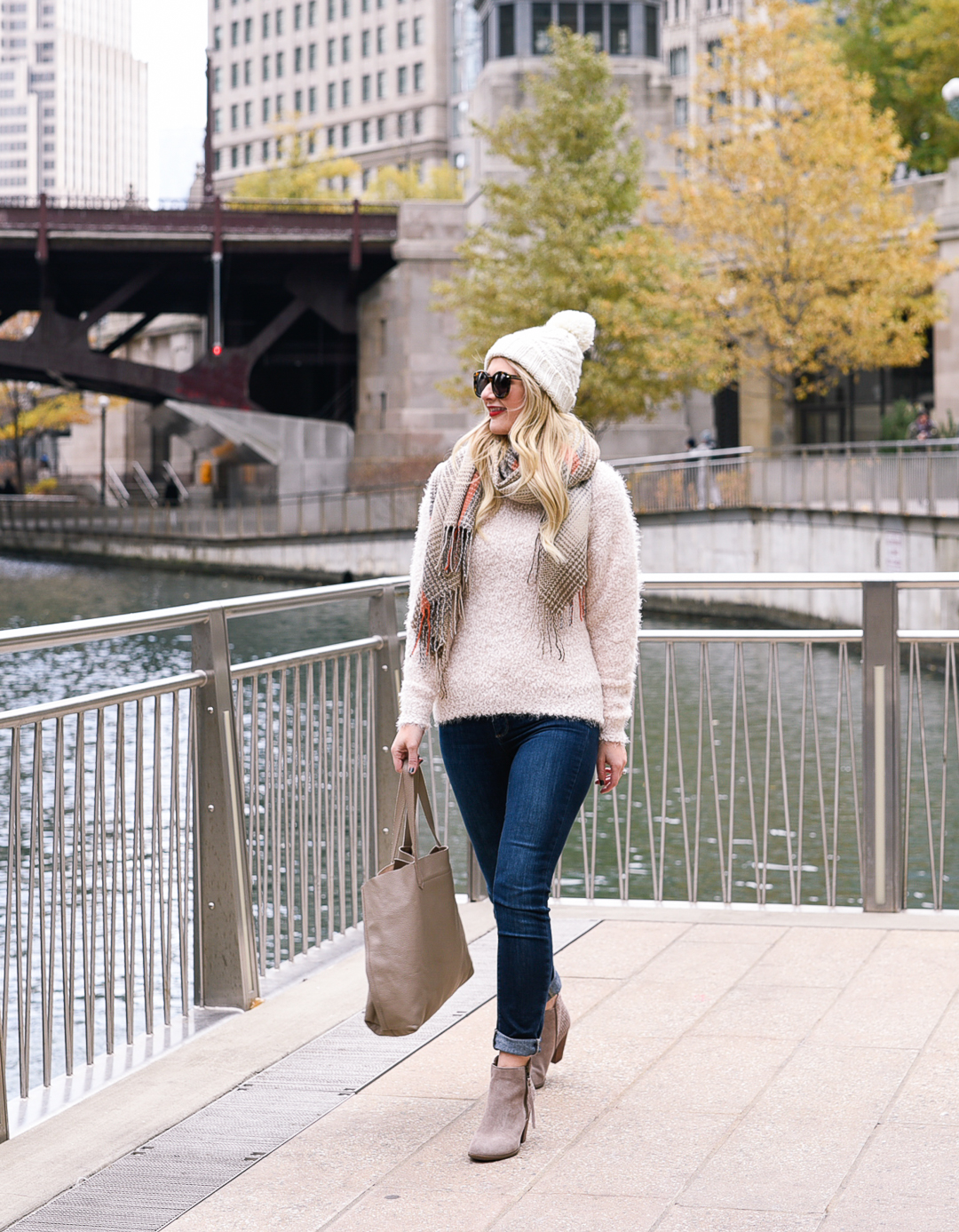 Neutral knits for a walk along the Chicago river! 