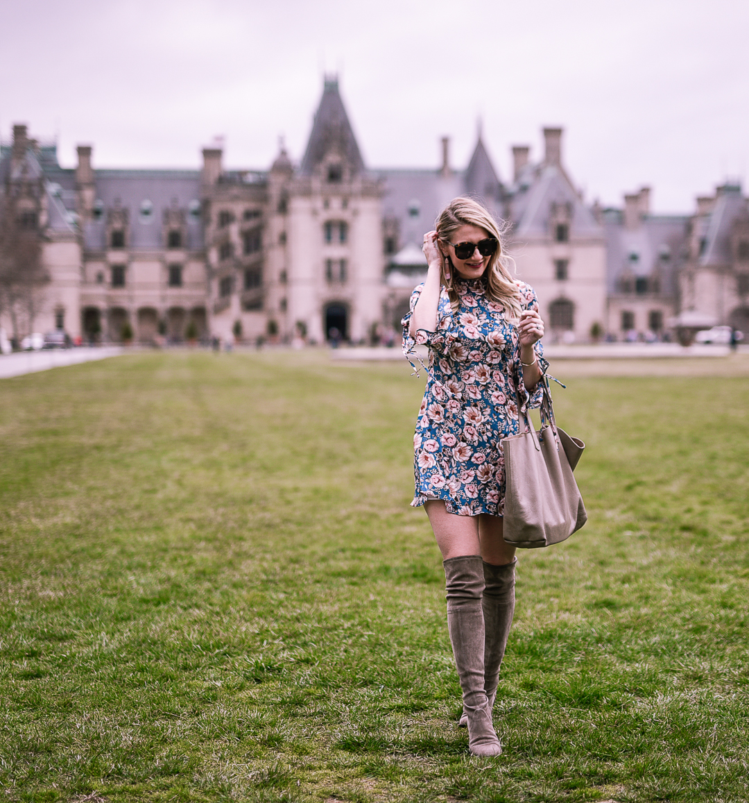 The perfect spring outfit with taupe Stuart Weitzman Lowland boots. 