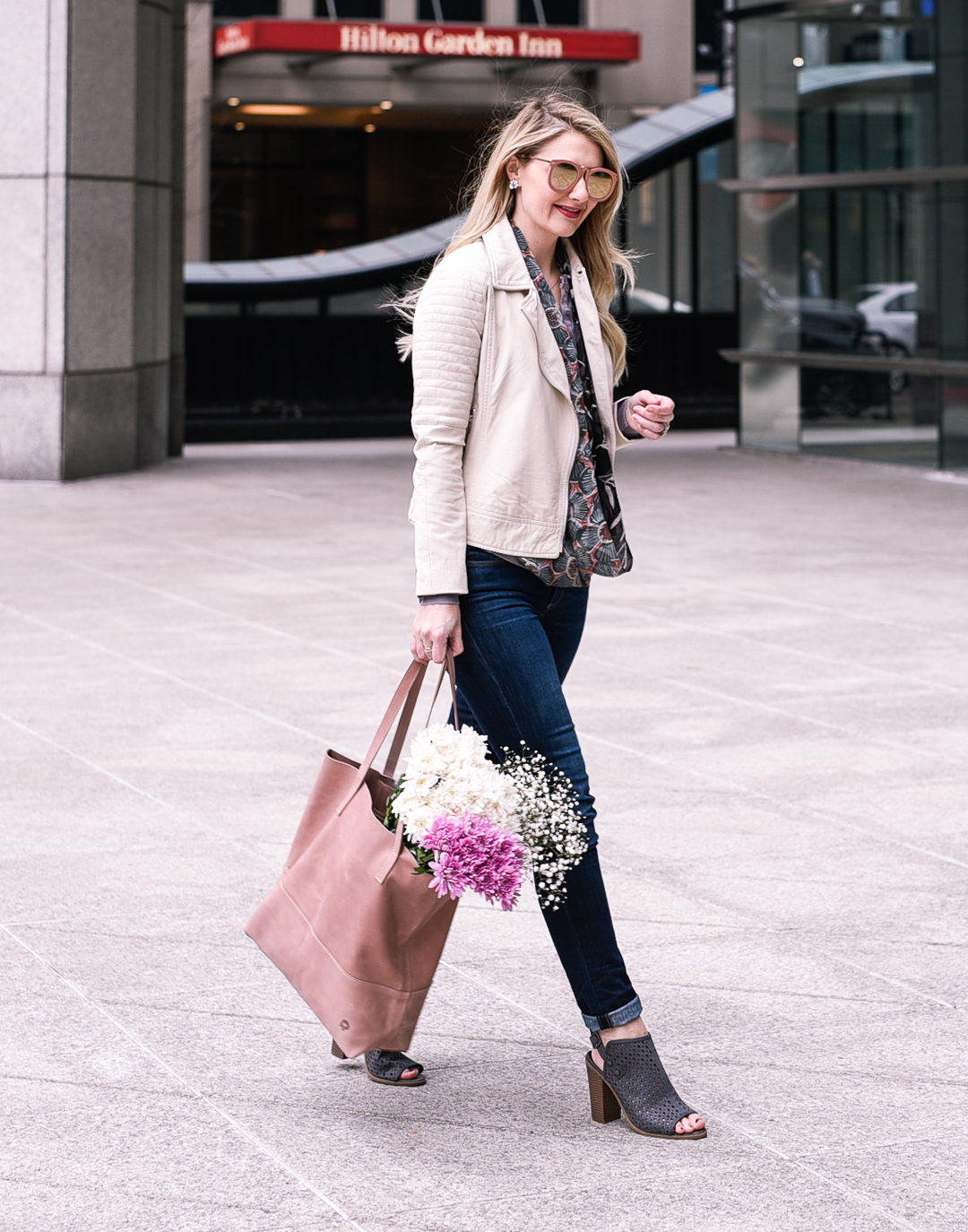 Brunch outfit in Chicago's River North. 