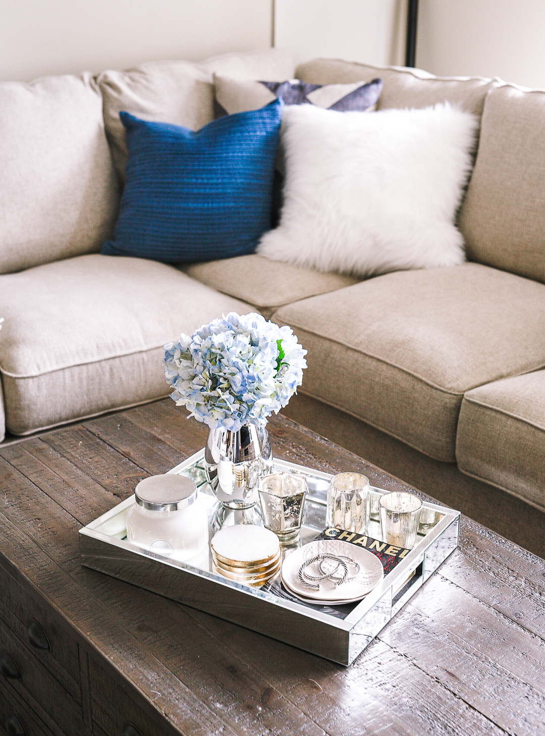 blue hydrangeas to style your living room home decor