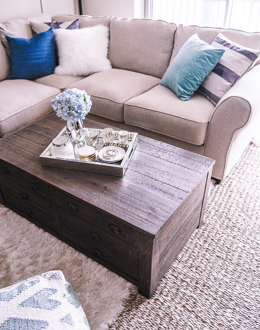 how to style a mirrored coffee table tray 