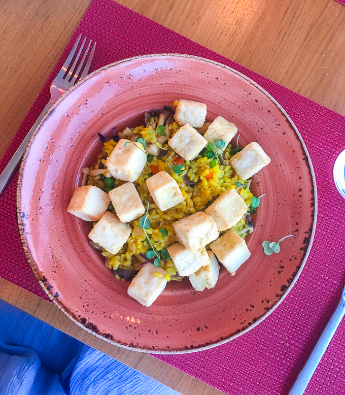 vegetarian paella with tofu