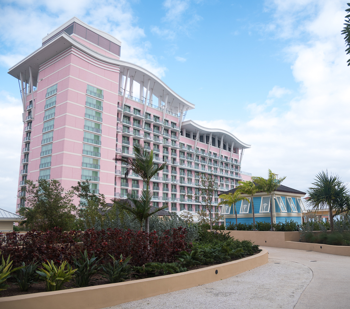 pink hotel in the bahamas - baha mar resort review in the bahamas by popular Chicago travel blogger Visions of Vogue