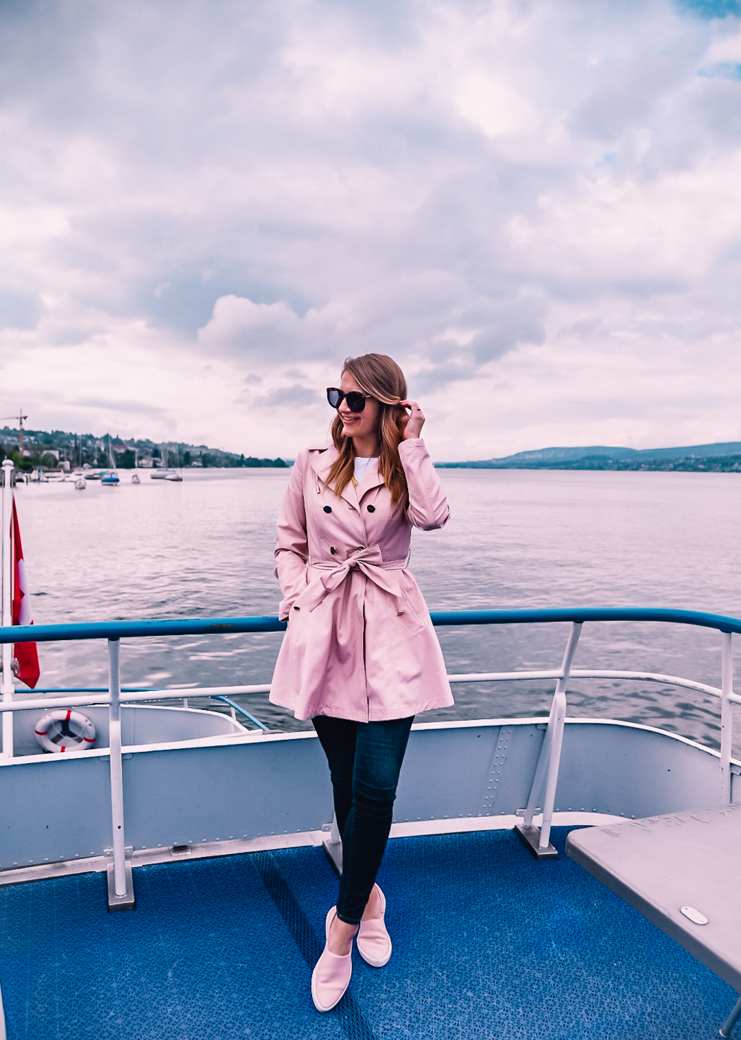 boat tour of lake zurich