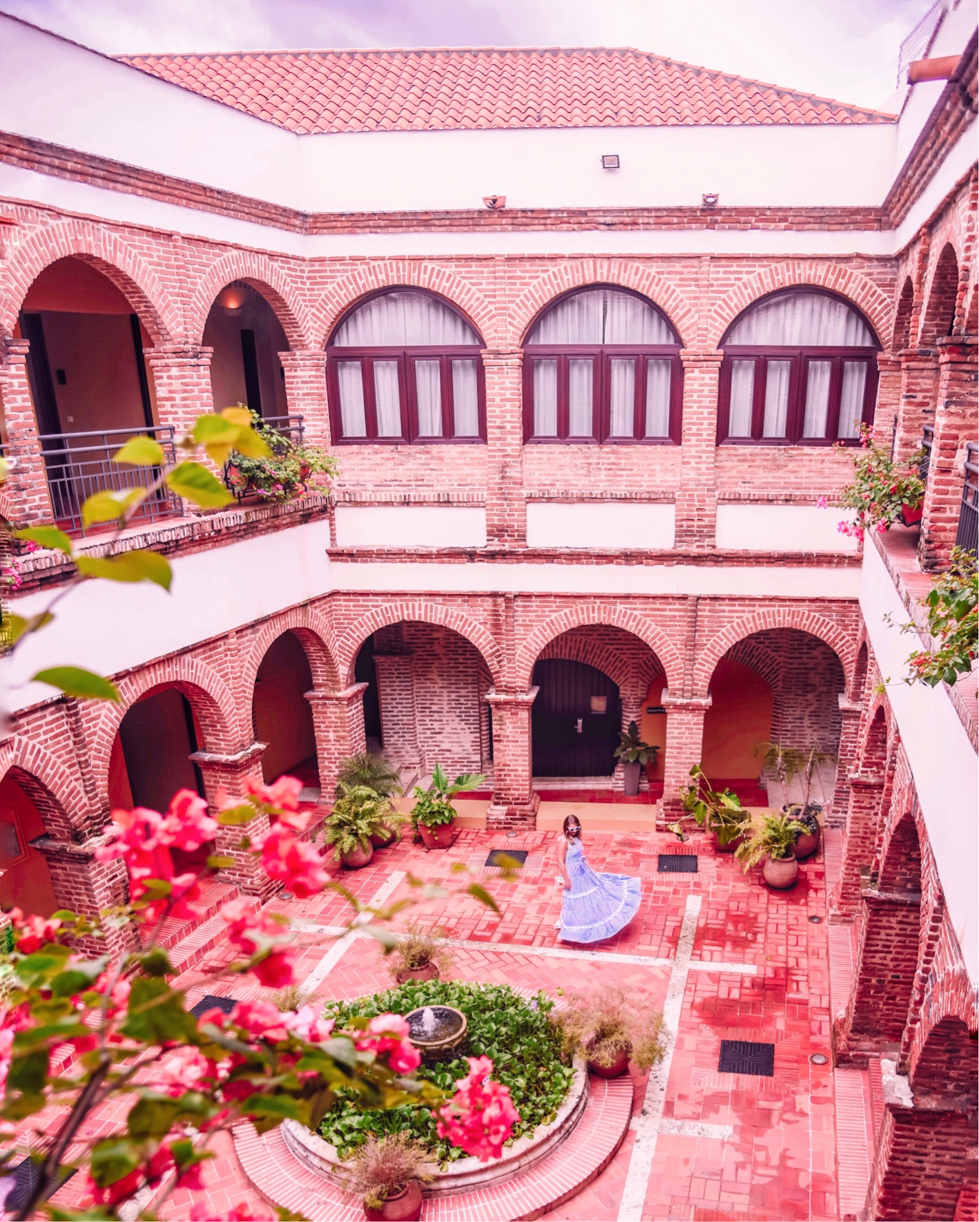 courtyard of hodelpa hotel
