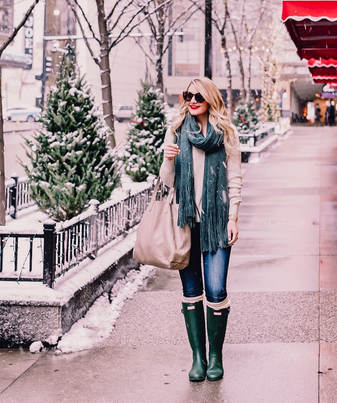 how to style hunter boots