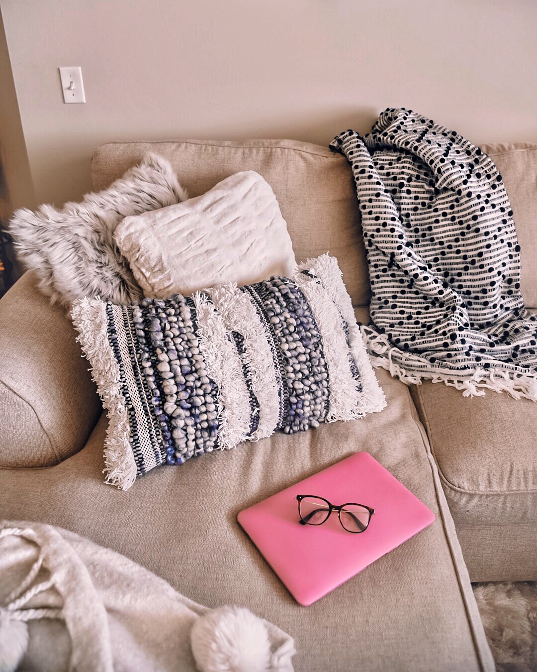 cozy throw pillows for neutral couch