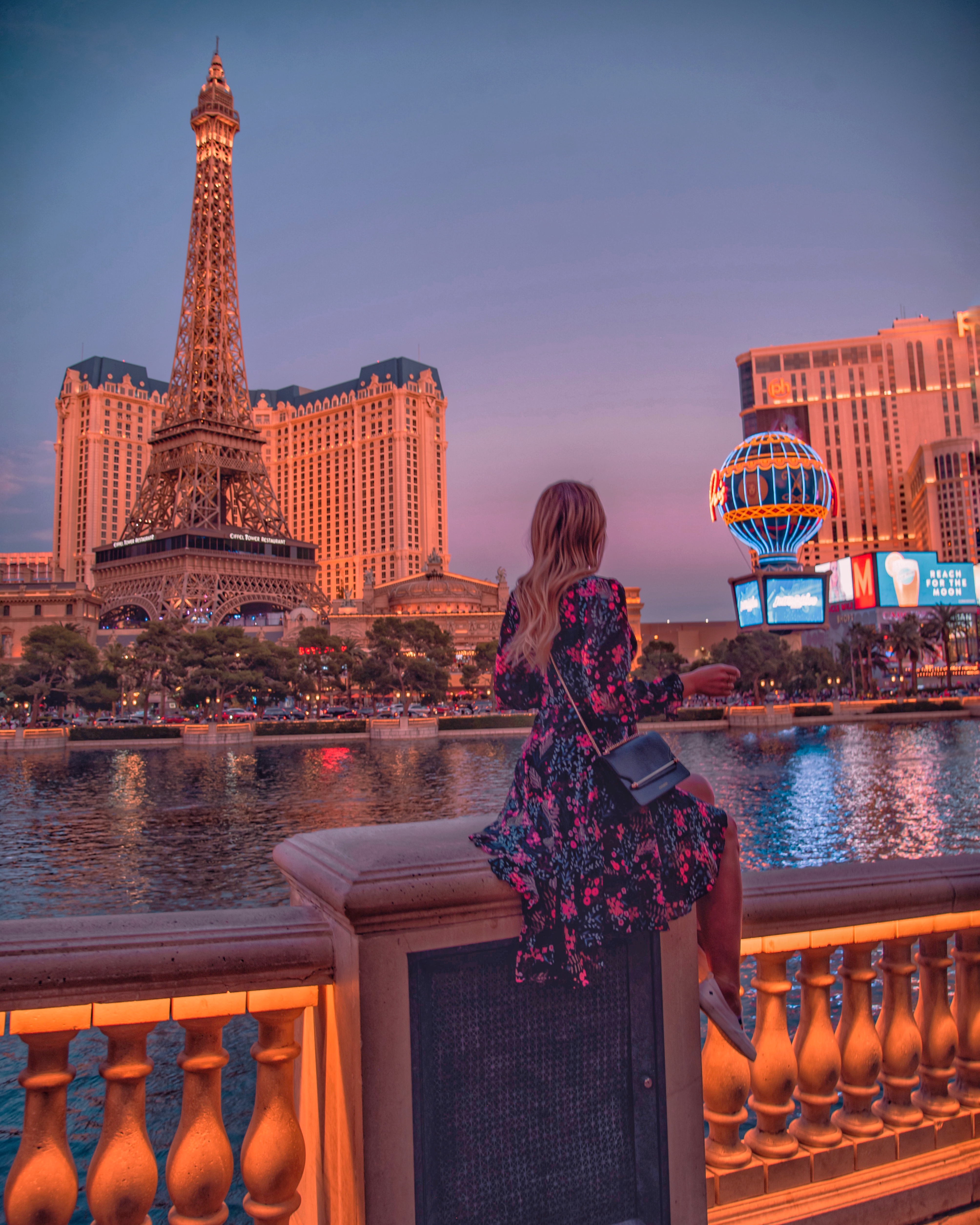 hot Vegas tourists