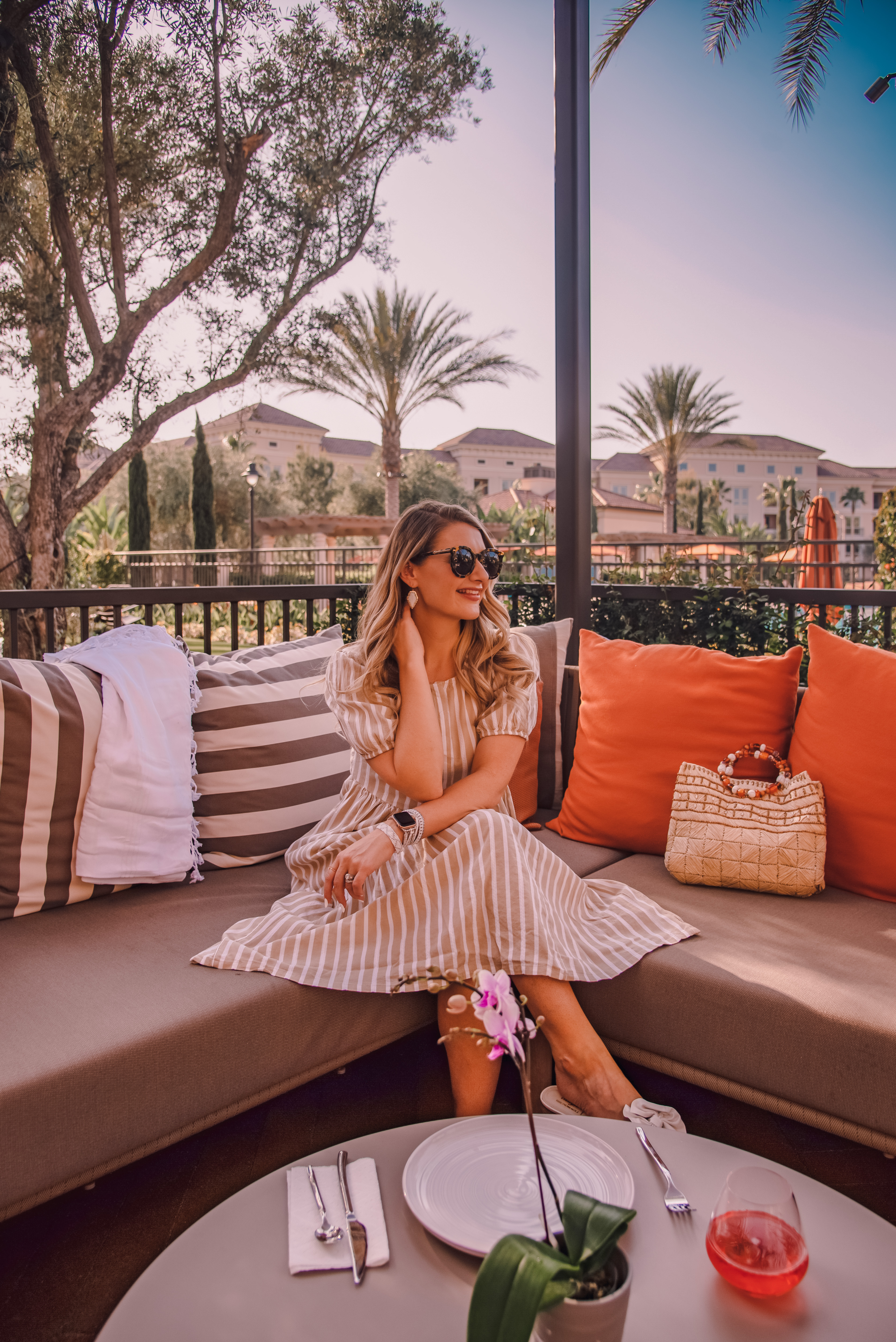 Patio happy hour outfit 