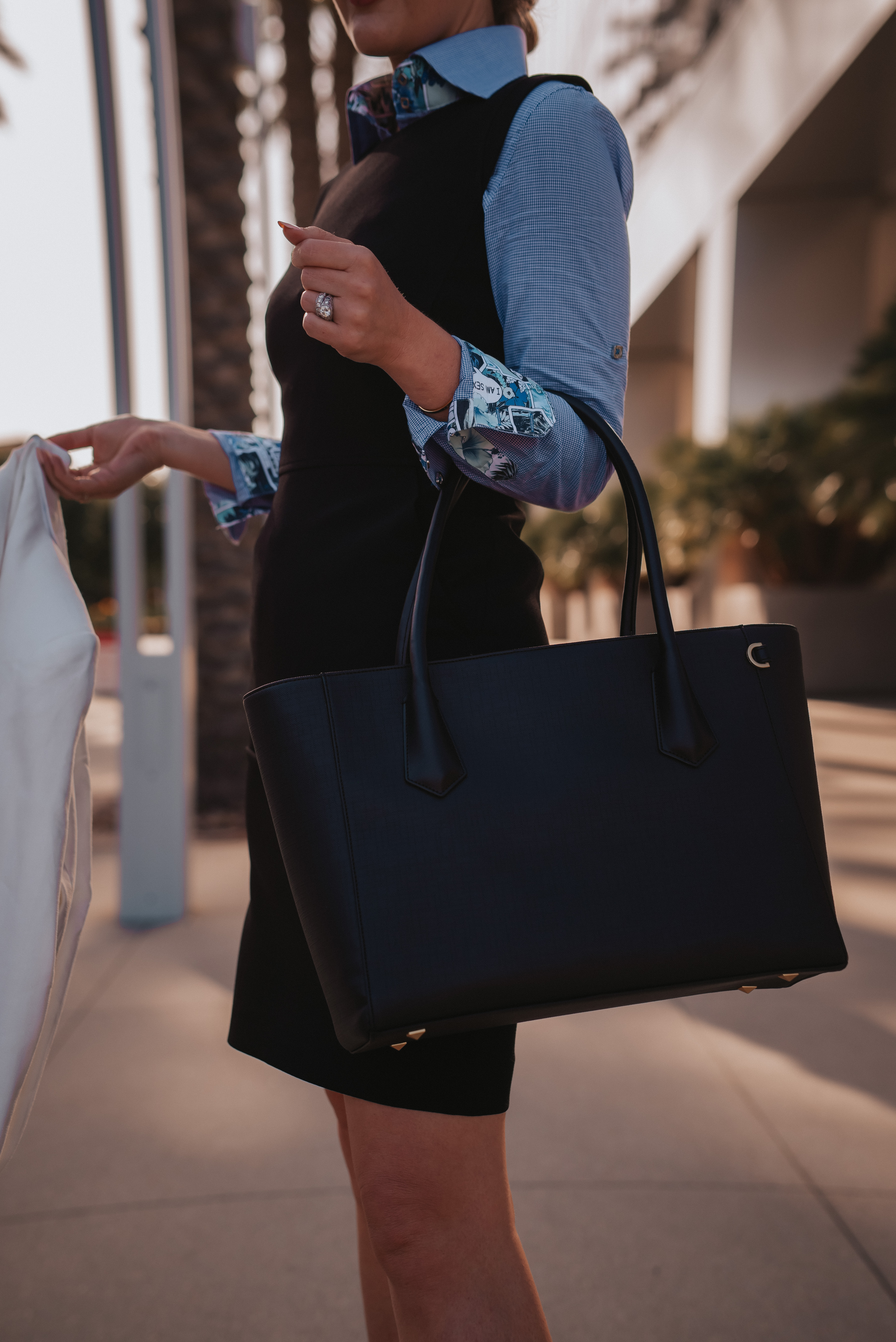 structured large tote in black leather