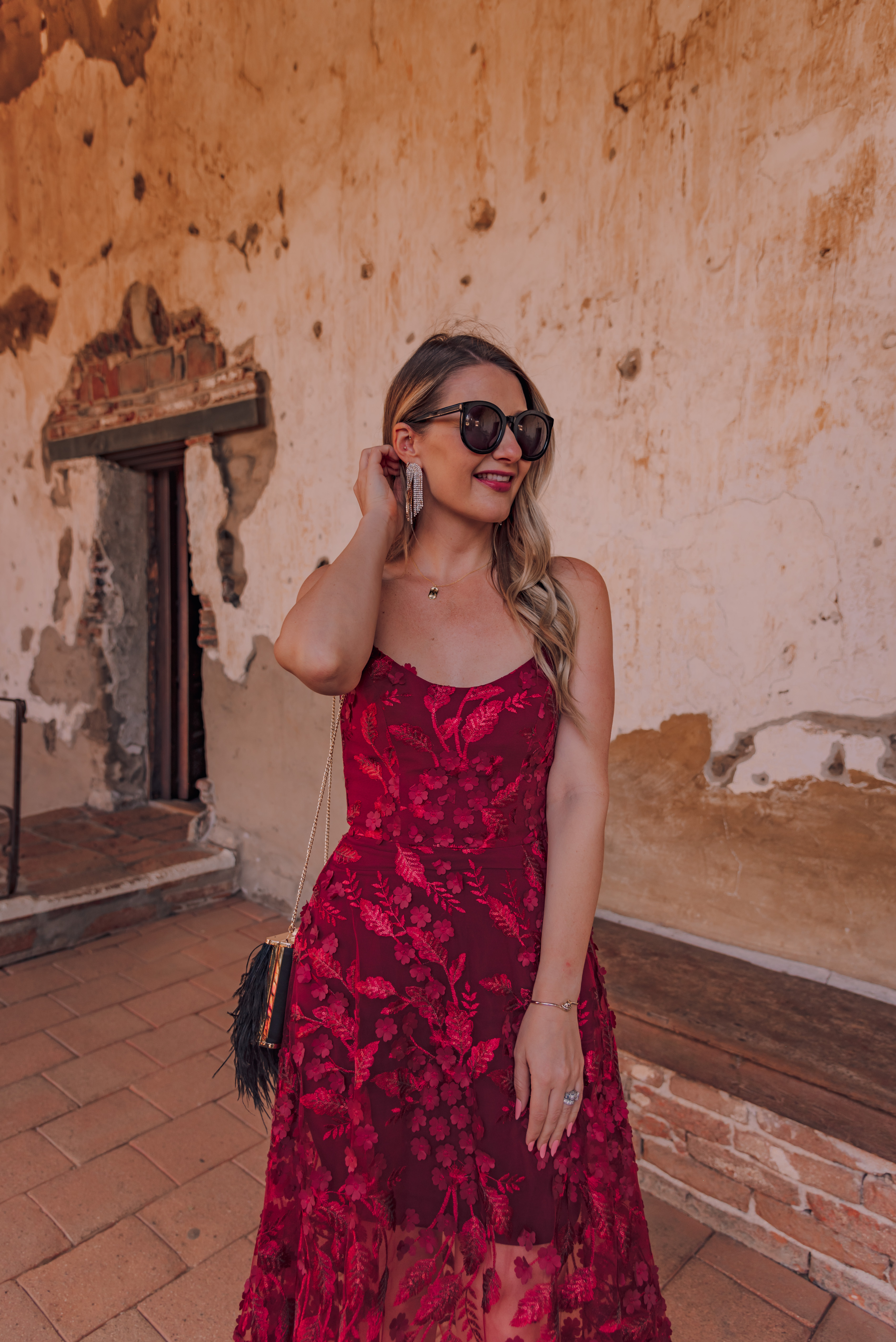 dress the population burgundy wedding guest dress