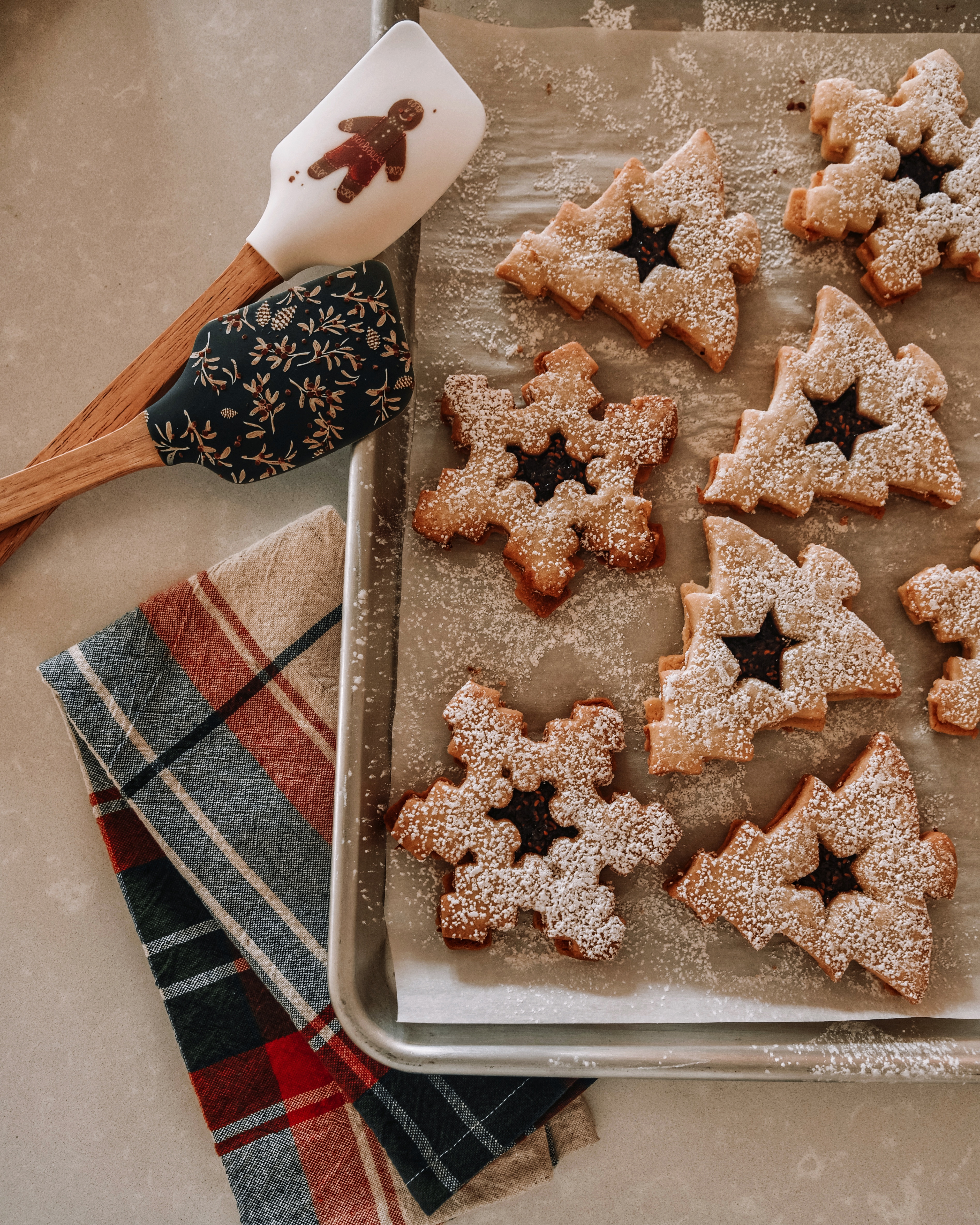 linzer raspberry lemon cookies with powdered sugar